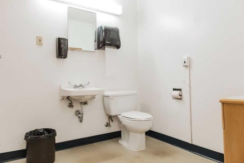 1-5230 44 Avenue, Spirit River, AB - Indoor Photo Showing Bathroom