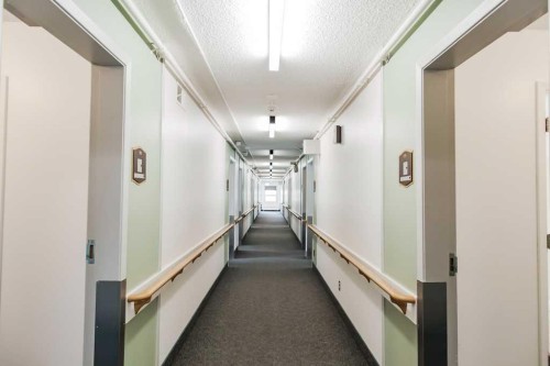 1-5230 44 Avenue, Spirit River, AB - Indoor Photo Showing Other Room