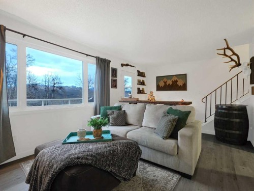 47 97 Avenue, Grande Cache, AB - Indoor Photo Showing Living Room