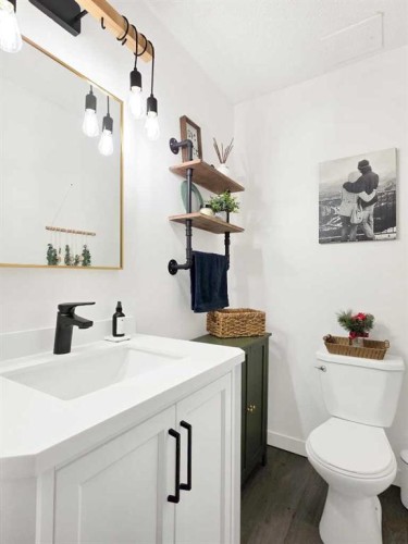 47 97 Avenue, Grande Cache, AB - Indoor Photo Showing Bathroom