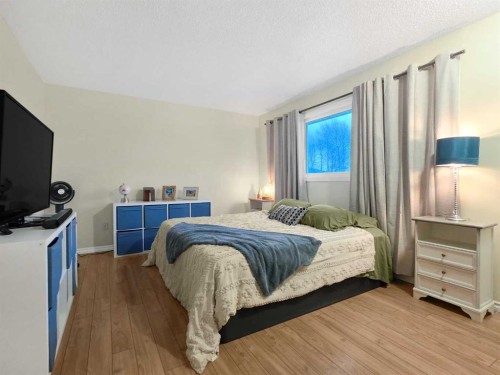 47 97 Avenue, Grande Cache, AB - Indoor Photo Showing Bedroom