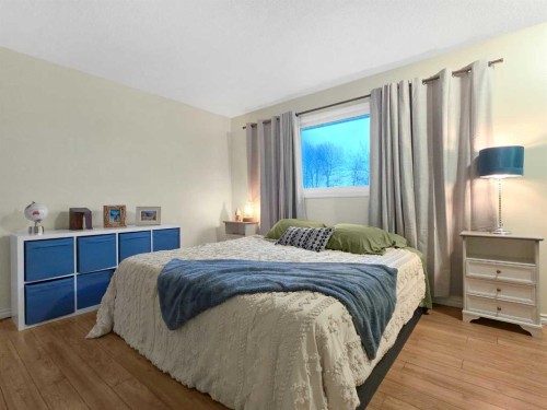 47 97 Avenue, Grande Cache, AB - Indoor Photo Showing Bedroom