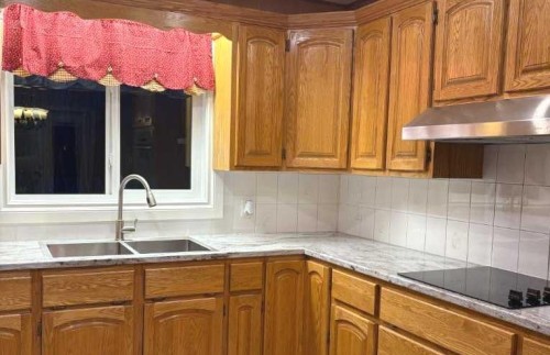821004 Range Road 30, Rural Fairview No. 136, M.D. Of, AB - Indoor Photo Showing Kitchen With Double Sink