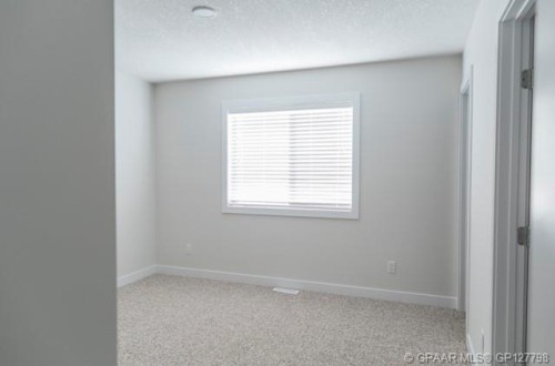9523 113 Avenue, Clairmont, AB - Indoor Photo Showing Other Room
