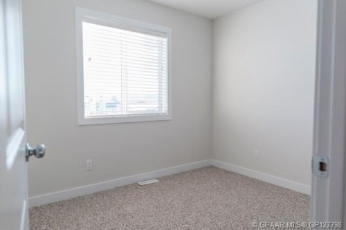 9523 113 Avenue, Clairmont, AB - Indoor Photo Showing Other Room