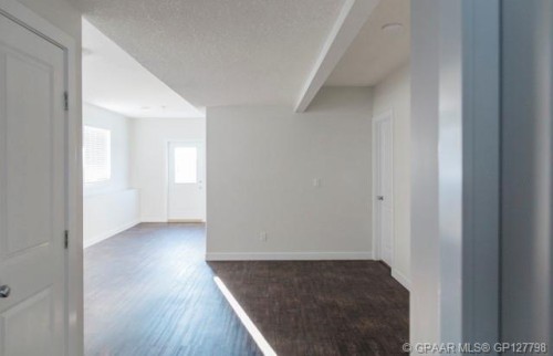 9523 113 Avenue, Clairmont, AB - Indoor Photo Showing Other Room