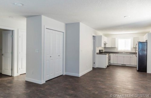 9523 113 Avenue, Clairmont, AB - Indoor Photo Showing Kitchen