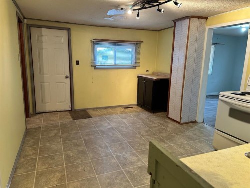 9514 104 Avenue, Grande Prairie, AB - Indoor