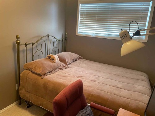 11500 105 Avenue, Fairview, AB - Indoor Photo Showing Bedroom