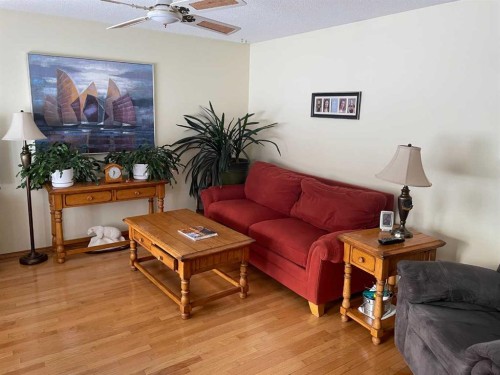 11500 105 Avenue, Fairview, AB - Indoor Photo Showing Living Room