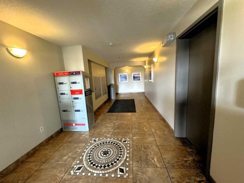 314-9810 96 Street, Grande Prairie, AB - Indoor Photo Showing Other Room