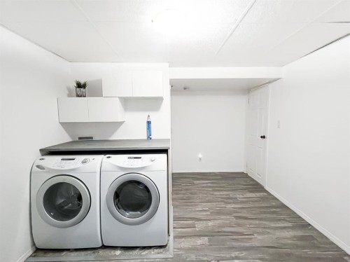 9423 125 Avenue, Grande Prairie, AB - Indoor Photo Showing Laundry Room