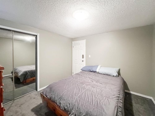 9423 125 Avenue, Grande Prairie, AB - Indoor Photo Showing Bedroom
