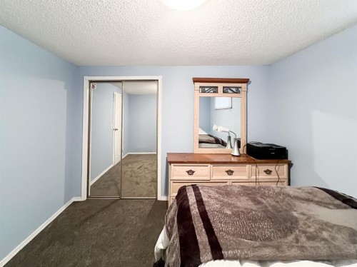 9423 125 Avenue, Grande Prairie, AB - Indoor Photo Showing Bedroom