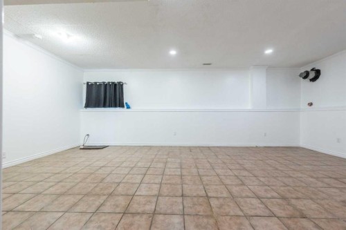 11319 90 Street, Grande Prairie, AB - Indoor Photo Showing Other Room