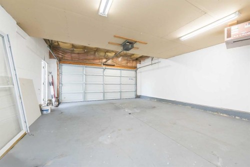 11319 90 Street, Grande Prairie, AB - Indoor Photo Showing Garage