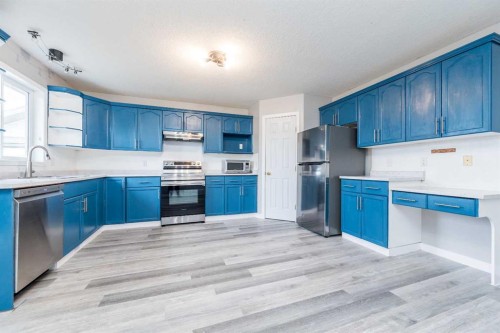 11319 90 Street, Grande Prairie, AB - Indoor Photo Showing Kitchen
