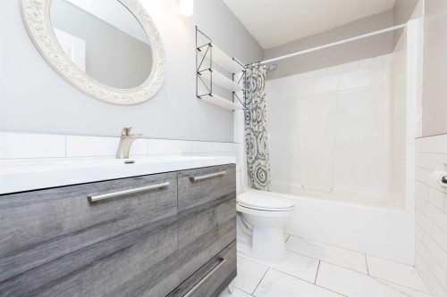 11319 90 Street, Grande Prairie, AB - Indoor Photo Showing Bathroom