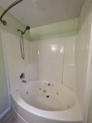 7 Deer Ridge Drive, High Level, AB - Indoor Photo Showing Bathroom