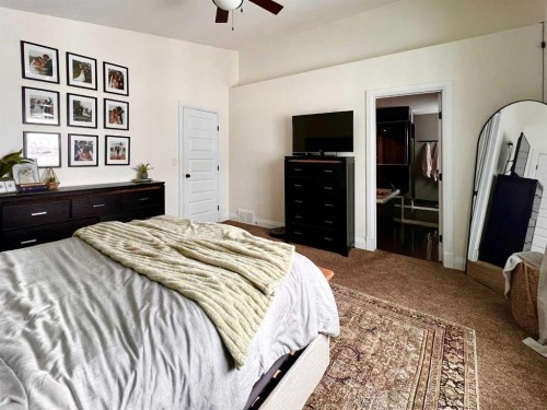 9005 88 Street, Grande Prairie, AB - Indoor Photo Showing Bedroom