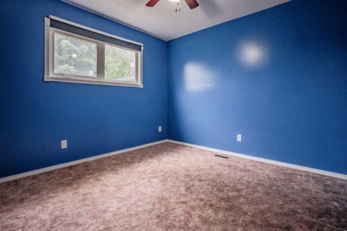 8325 101 Ave, Peace River, AB - Indoor Photo Showing Other Room