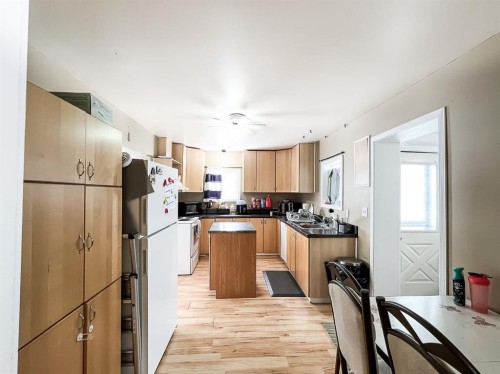 103 3 Avenue Sw, Falher, AB - Indoor Photo Showing Other Room