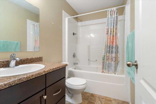 11226 71 Avenue, Grande Prairie, AB - Indoor Photo Showing Bathroom