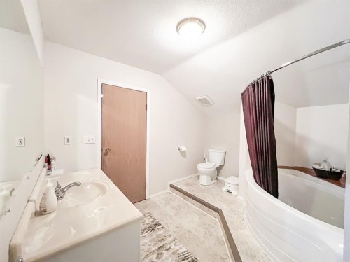 79509 Highway 2, Rural Smoky River No. 130, M.D. Of, AB - Indoor Photo Showing Bathroom