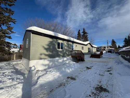 816 5Th Avenue, Beaverlodge, AB - Outdoor