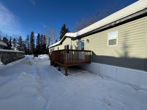 816 5Th Avenue, Beaverlodge, AB - Outdoor With Deck Patio Veranda With Exterior