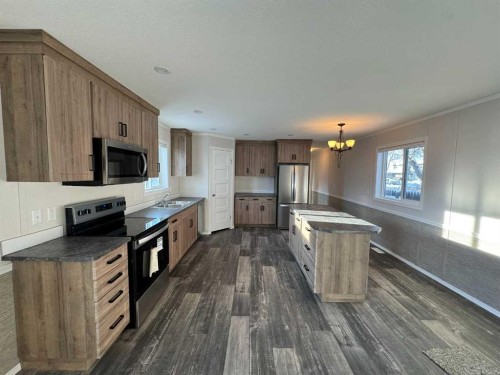816 5Th Avenue, Beaverlodge, AB - Indoor Photo Showing Kitchen With Stainless Steel Kitchen