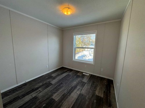 816 5Th Avenue, Beaverlodge, AB - Indoor Photo Showing Other Room