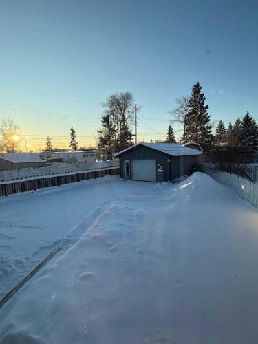 10323 98 Avenue, High Level, AB - Outdoor