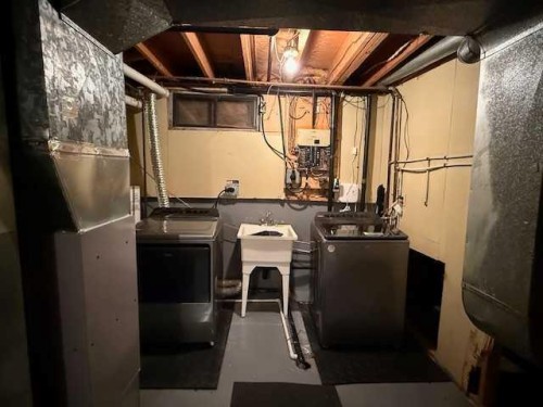 10323 98 Avenue, High Level, AB - Indoor Photo Showing Basement