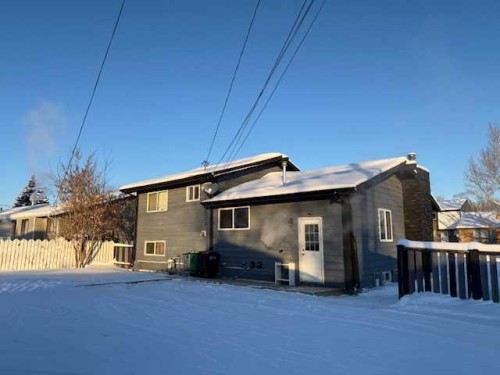 10323 98 Avenue, High Level, AB - Outdoor
