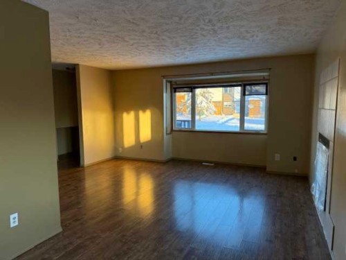 10323 98 Avenue, High Level, AB - Indoor Photo Showing Other Room