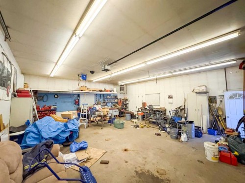 9245 112A Avenue, Grande Prairie, AB - Indoor Photo Showing Garage