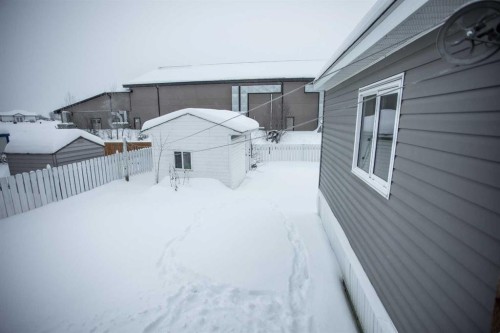 17 Driftwood Drive, High Level, AB - Outdoor With Exterior