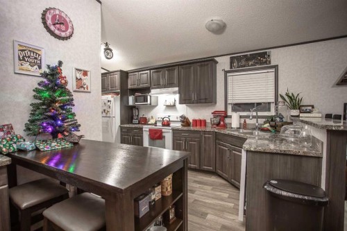 17 Driftwood Drive, High Level, AB - Indoor Photo Showing Other Room