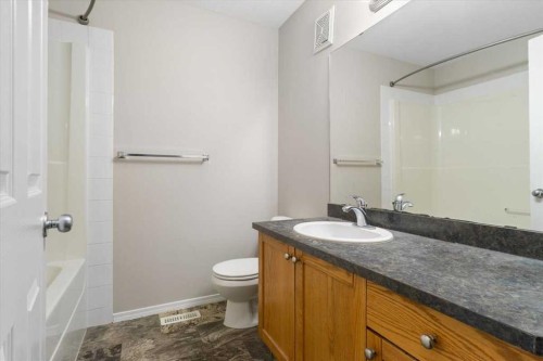 7665 Westpointe Drive, Grande Prairie, AB - Indoor Photo Showing Bathroom