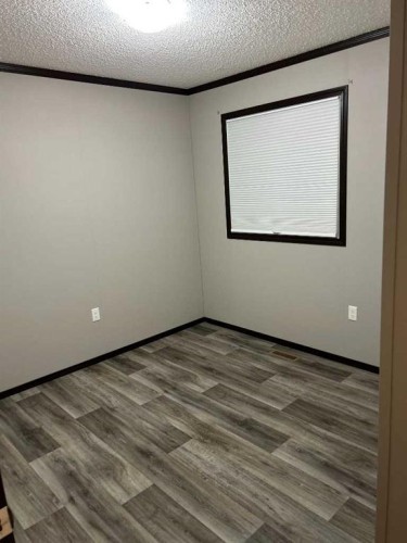 19 4 Street West, Faust, AB - Indoor Photo Showing Other Room