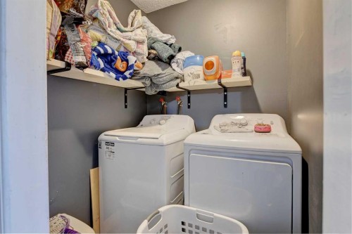 9809 98 Avenue, Sexsmith, AB - Indoor Photo Showing Laundry Room