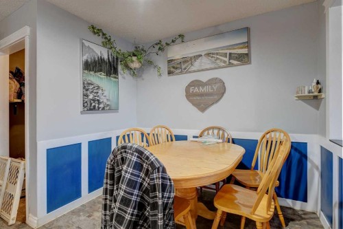 9809 98 Avenue, Sexsmith, AB - Indoor Photo Showing Dining Room