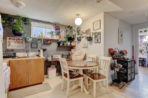 9809 98 Avenue, Sexsmith, AB - Indoor Photo Showing Dining Room