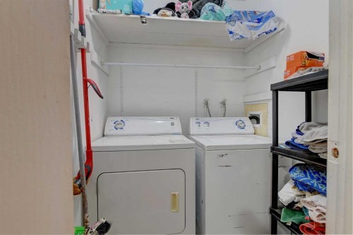 9809 98 Avenue, Sexsmith, AB - Indoor Photo Showing Laundry Room