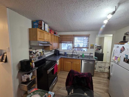 9306 106 Avenue, Grande Prairie, AB - Indoor Photo Showing Kitchen