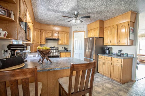 2 Bjornson Avenue, High Level, AB - Indoor Photo Showing Kitchen