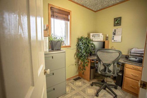2 Bjornson Avenue, High Level, AB - Indoor Photo Showing Office