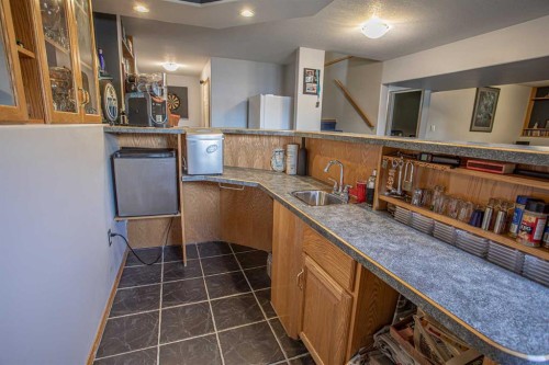 2 Bjornson Avenue, High Level, AB - Indoor Photo Showing Kitchen
