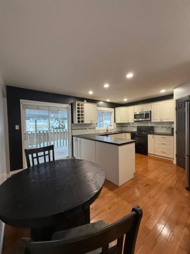 5801 49Th Street, High Prairie, AB - Indoor Photo Showing Kitchen